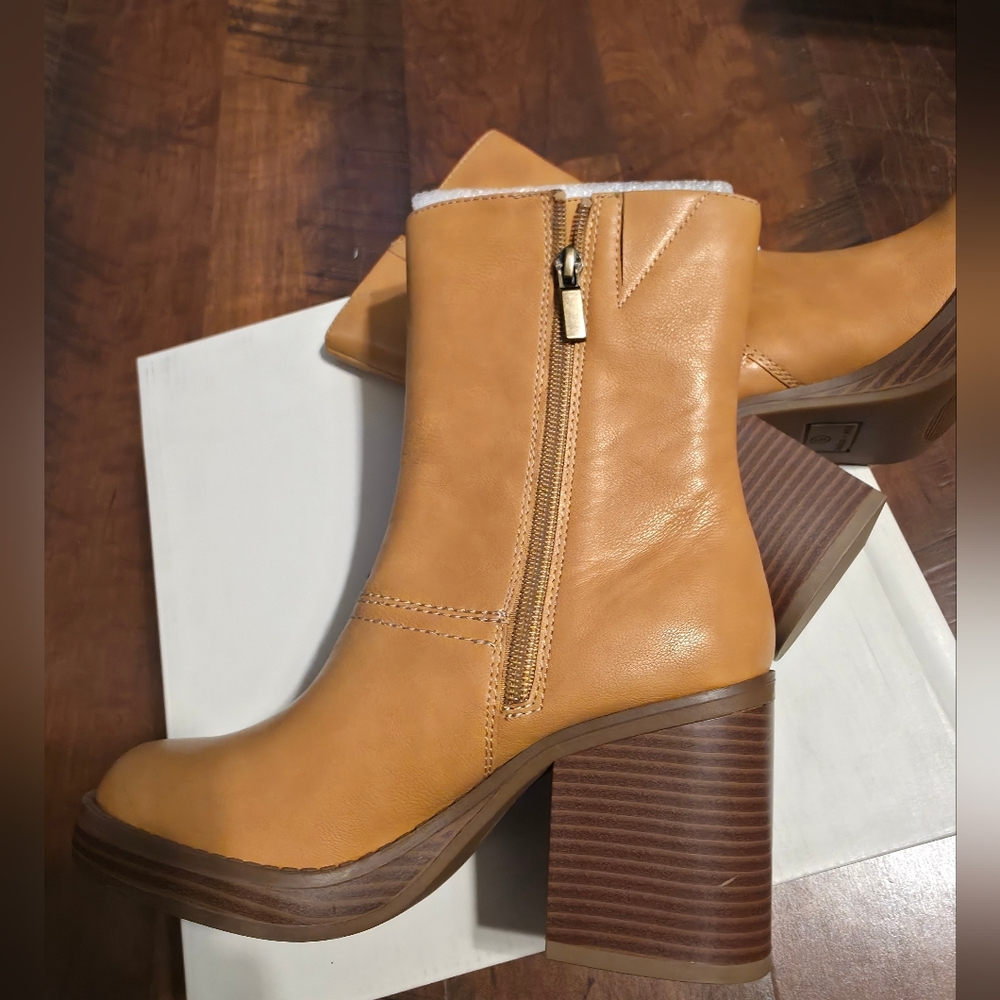 Sun + Stone Tan Heeled Boots - Picture 8 of 8